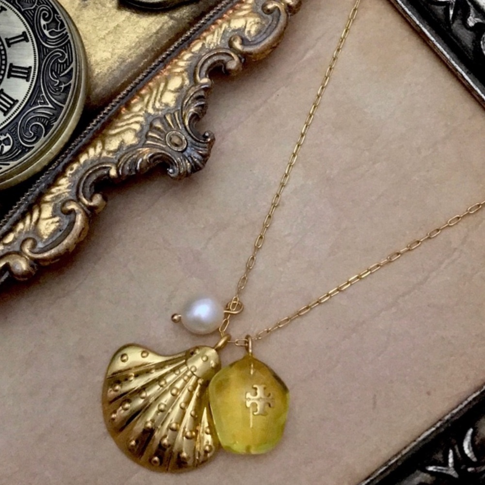 TORY BURCH • Sea Of Dreams Yellow Shell Pearl Stone Pendant Necklace - Picture 5 of 5